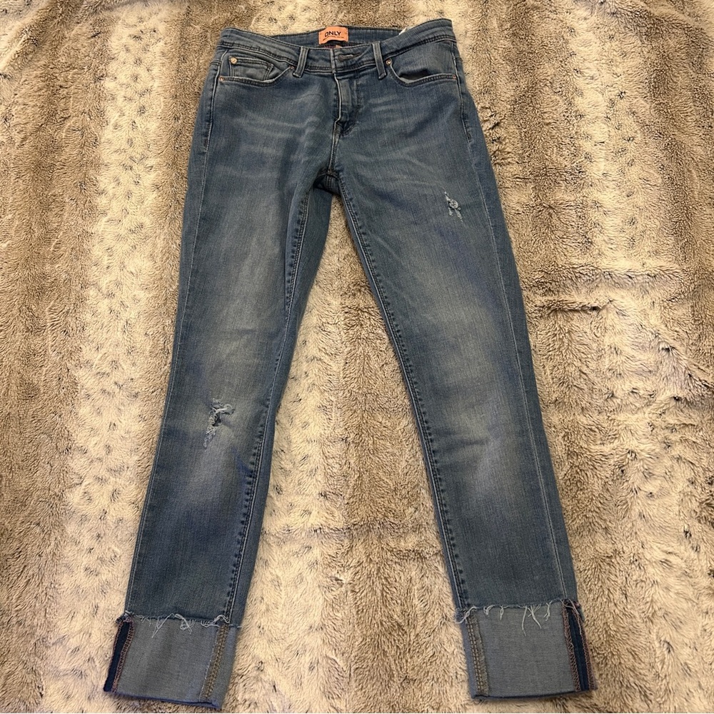 Only Distressed Blue Ankle Jeans